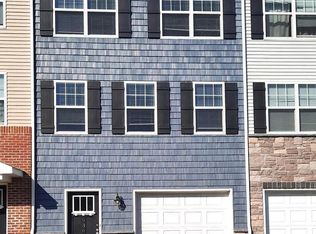 930 Admirals Quay Dr, Mechanicsburg, PA 17050