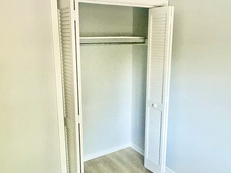 Guest Bedroom Closet