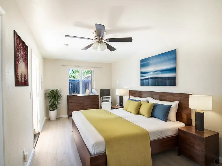 1218 W Mariposa Ave — Photo 4