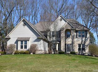 8284 Brookstone Ln, Clarkston, MI 48348