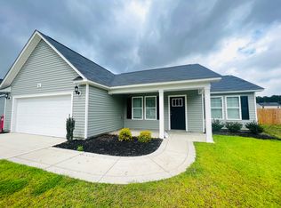 96 Guard Ln, Parkton, NC 28371