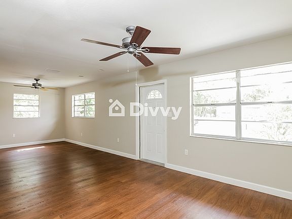 3rd image of 3135 Olympic St