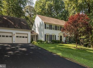 9803 Lost Ravine Ct, Fairfax Station, VA 22039