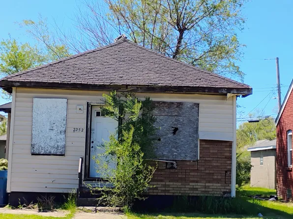2252 Pennsylvania St, Gary, IN 46407