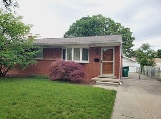 6436 Huntleigh St, Garden City, MI 48135