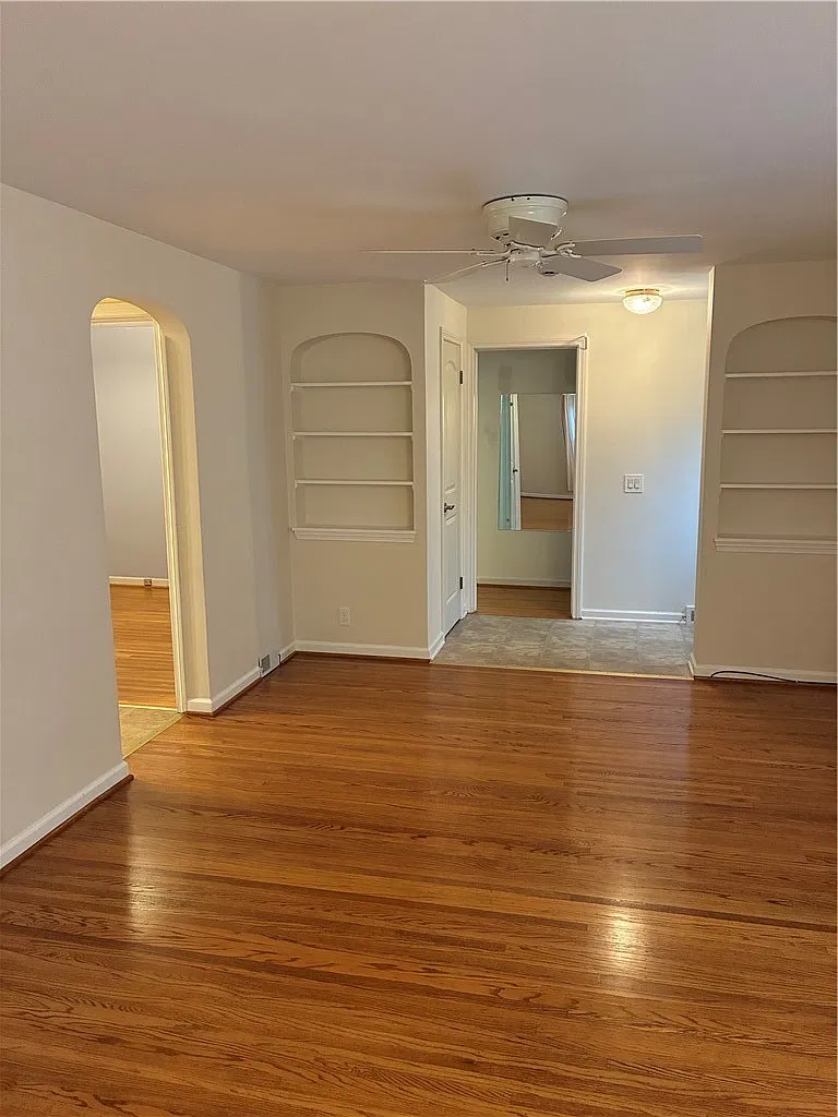 3 bed, 1.5 bath, 1062 sqft, $2,100 — Photo 4