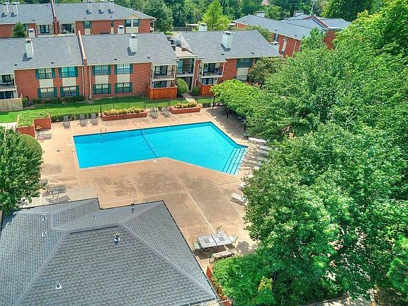 3rd image of 4400 Hemingway Dr APT 115
