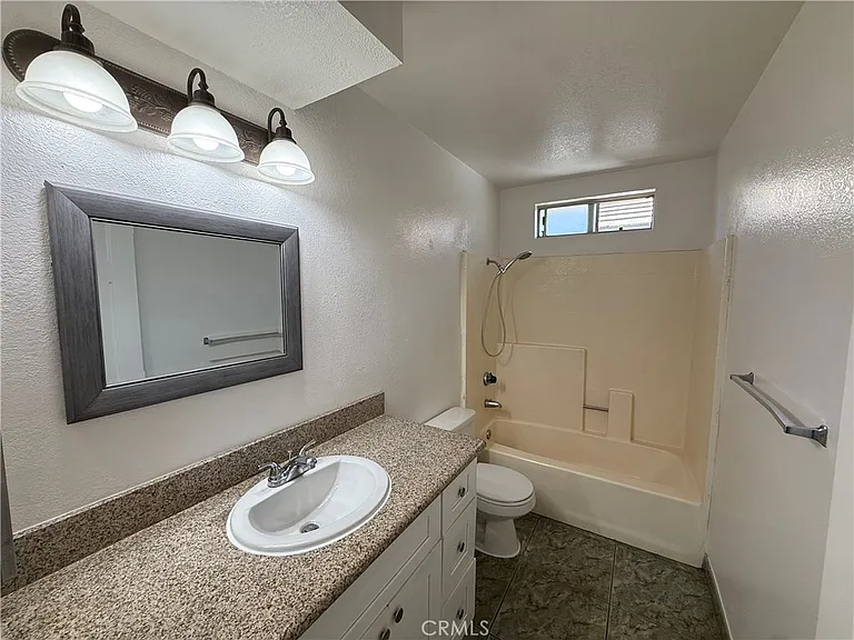 834 Shana Ct — Photo 24