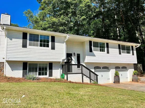 95 Woodbine Dr, Carrollton, GA 30117
