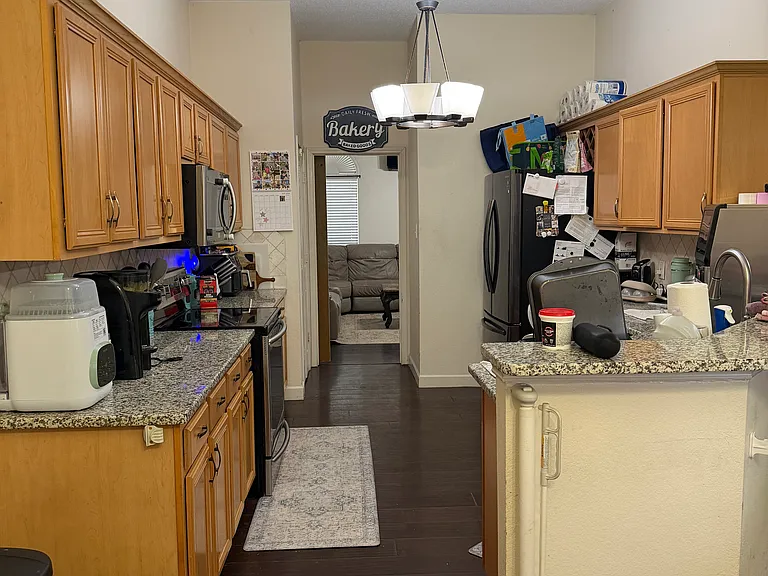 1137 Robin Cir — Photo 3