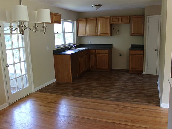 3rd image of 3301 NE Chantilly Dr