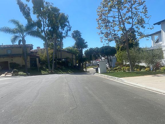 4th image of 2600 Cliff Dr