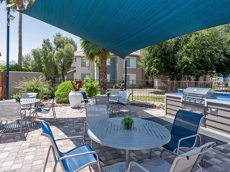 Enjoy cookouts at our poolside picnic area, complete with shaded tables and an oversized BBQ grill. Savor al fresco dining at its finest!