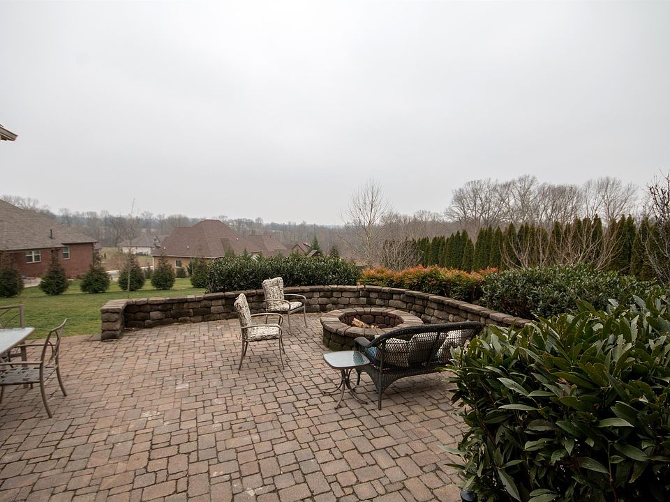 1st image of 1048 Briarwood Dr