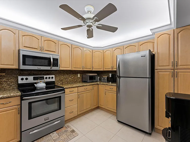 145 Ocean Ave #208 — Photo 11