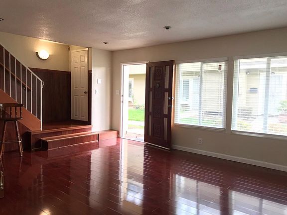 2nd image of 1474 Carmen Ct