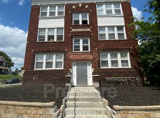 2102 E 33rd St APT B, Kansas City, MO 64109