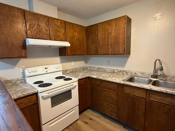 SF4 - 1609 16th St SW, 1609 16th St SW #3B, Jamestown, ND 58401