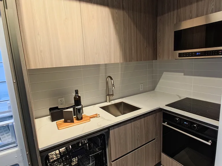 110 Broadway Ave #402S — Photo 38