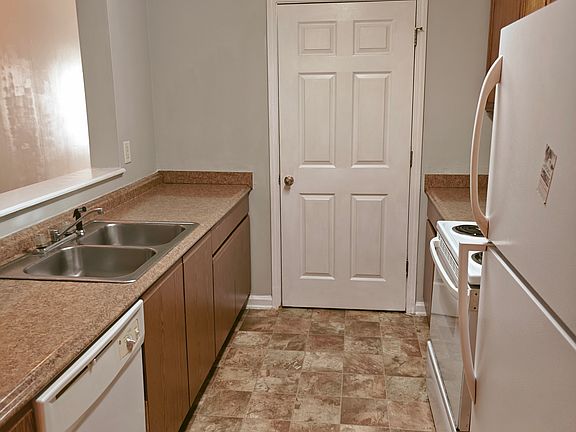 4th image of 17204 Waldrop Cv