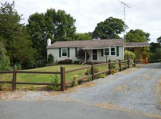 2210 Murtha Dr, Chambersburg, PA 17202