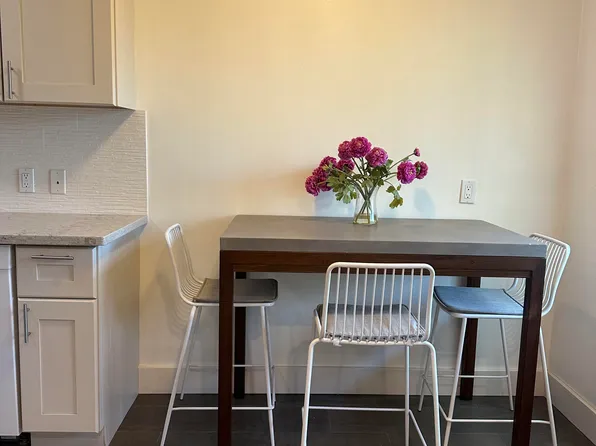 660 Roble Ave APT 7, Menlo Park, CA 94025