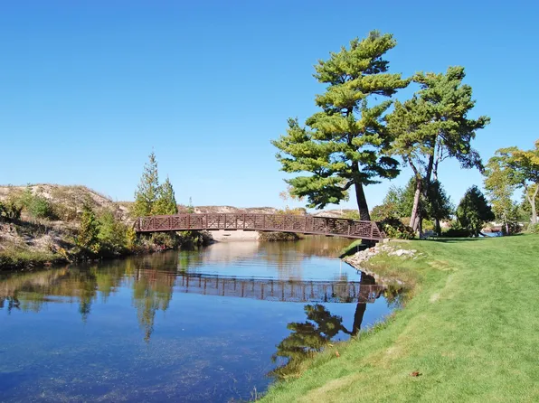 41 Great Lakes Gln, Glen Arbor, MI 49636