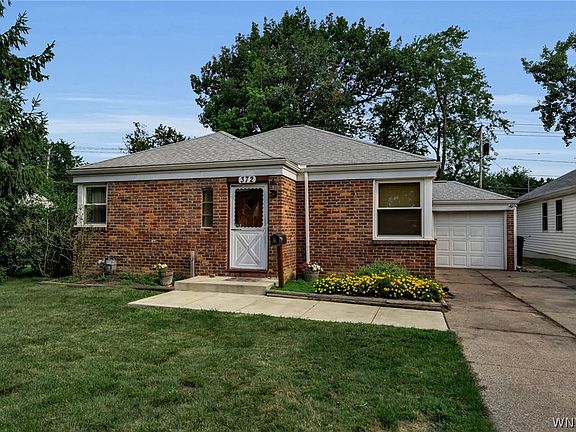 3rd image of 372 Woodland Dr