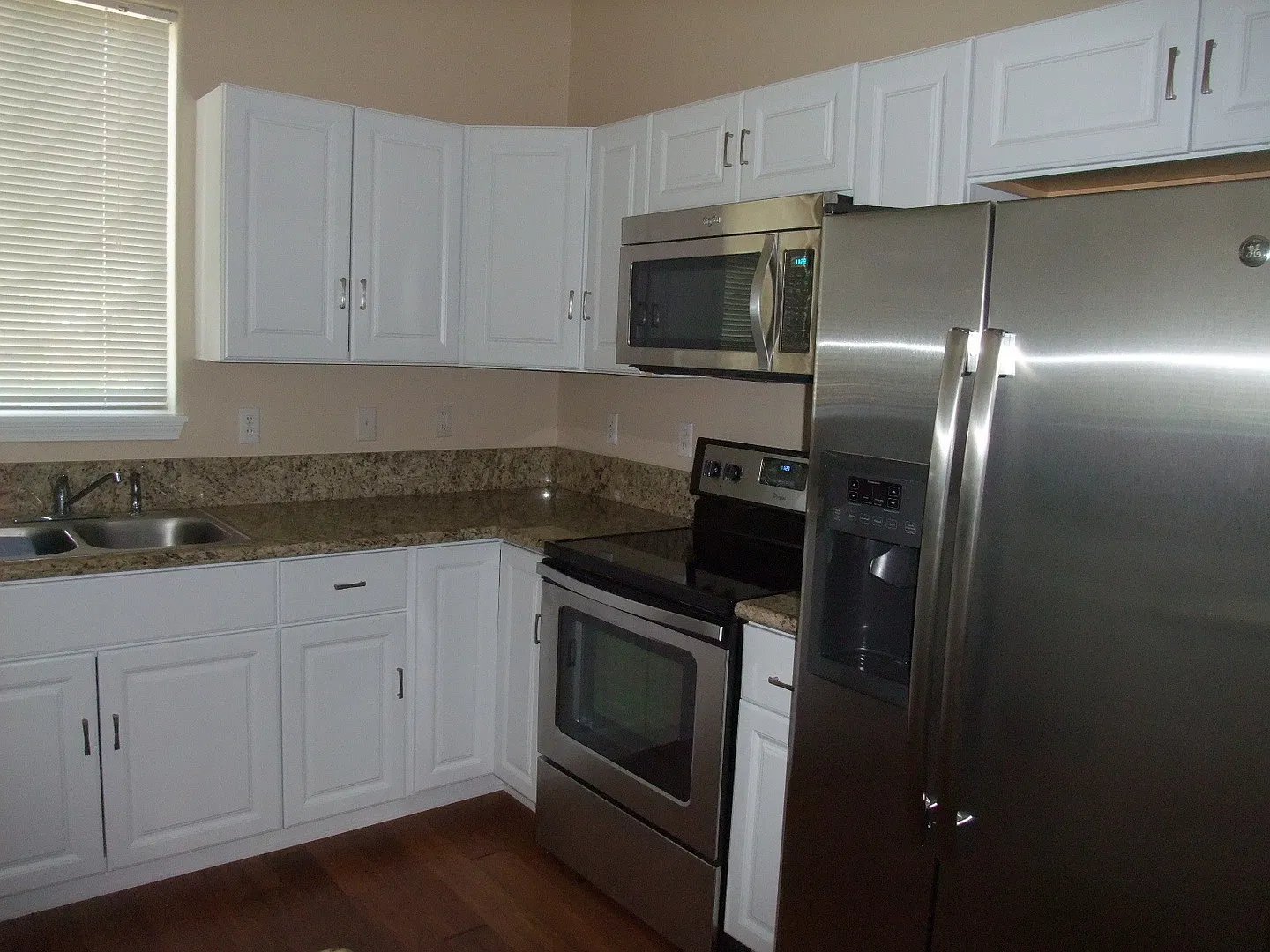 North Albany - Very Clean 5 Bedroom 2 1/2 Bath Home with A/C & Fenced Backyard — Photo 2