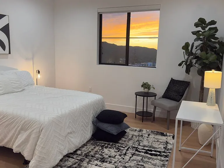 Photos are for sample unit staging only.