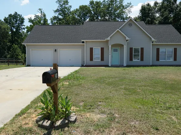 264 Riverwind Dr, Spring Lake, NC 28390