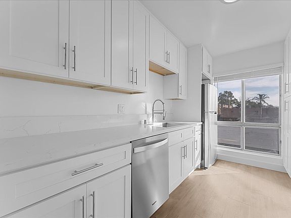 4th image of 21722 Roscoe Blvd #22