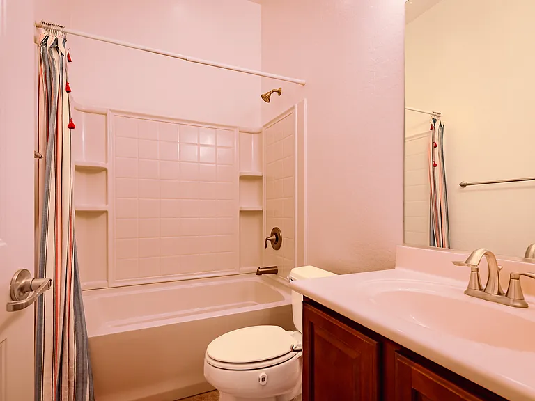562 E Janet Way — Photo 19
