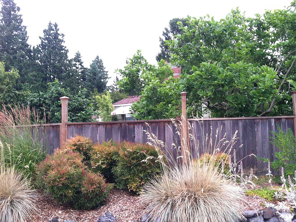 2nd image of 1900 NE 105th St