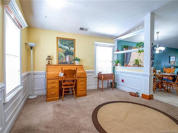 3rd image of 109 Camforth Dr