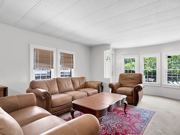 4th image of 257 Avenue A