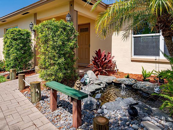 3rd image of 1658 Barbados Ct