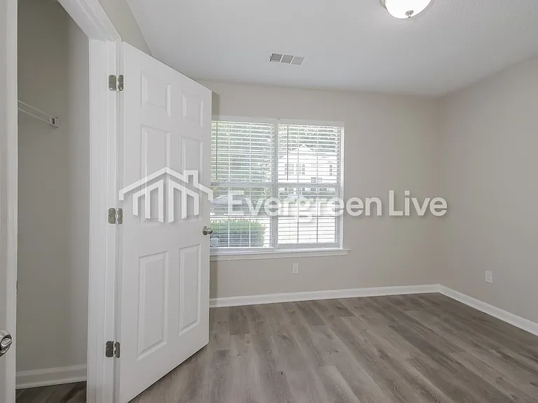 7064 Stoneridge Dr — Photo 14