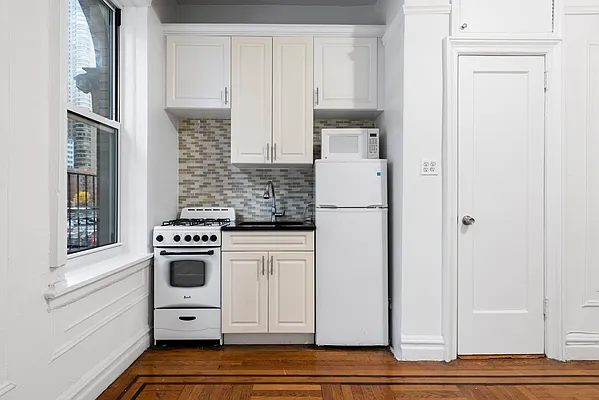 Rented by Douglas Elliman | media 2