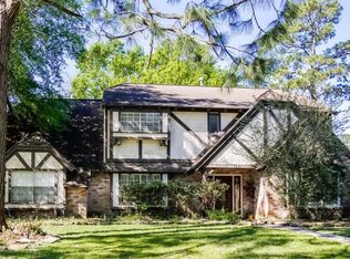 12611 Misty Valley Dr, Houston, TX 77066