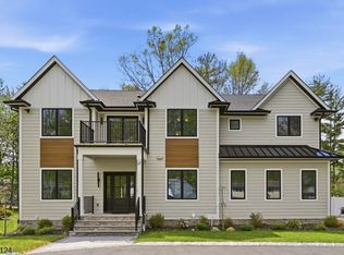 17 Arlington Dr, Livingston Twp., NJ 07039