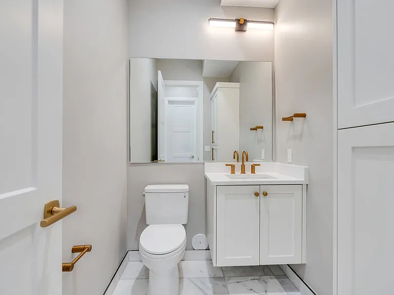 Jocelyn Court Townhomes — Photo 32