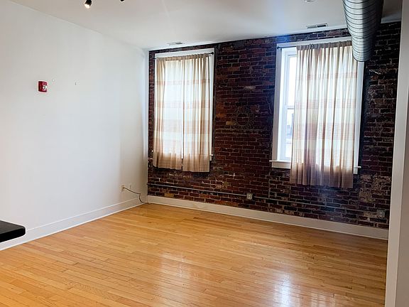 3rd image of 2232 Christian St #2232C