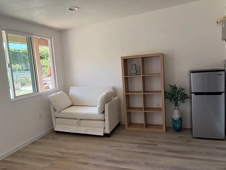 4786 Romola Ave — Photo 3