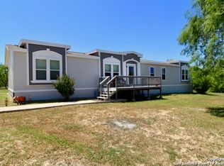 1360 S View Dr, Lytle, TX 78052