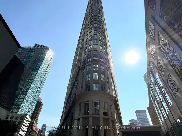 25 The Esplanade St #913, Toronto, ON M5E 1W5