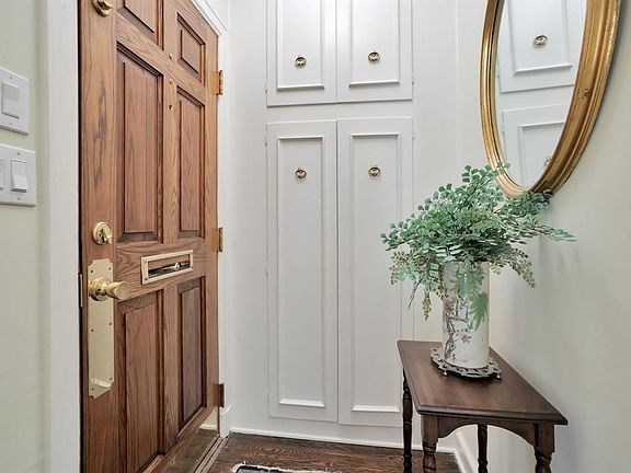 2nd image of 2109 CAMBRIDGE AVENUE