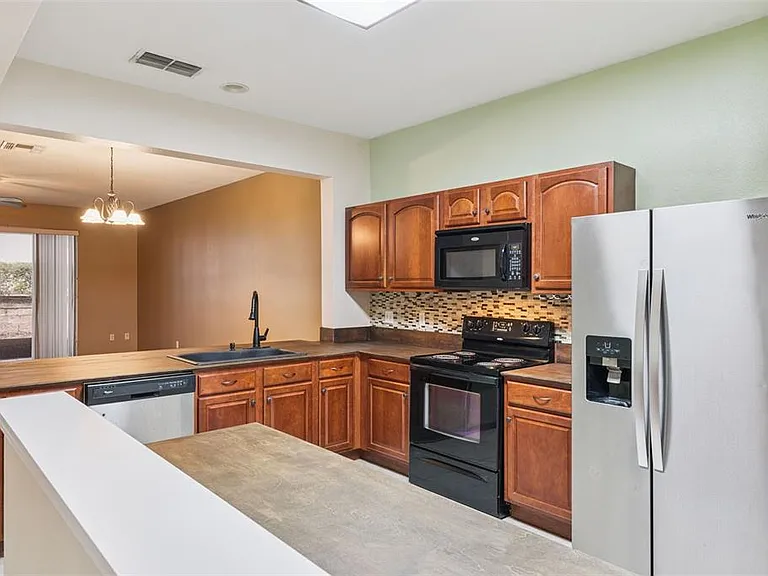 2561 Galliano Cir — Photo 11