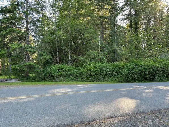 20 E Island Place, Allyn, WA 98524