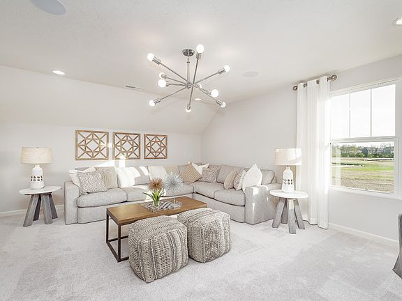 Large Game Room for Extra Entertaining Space opt.